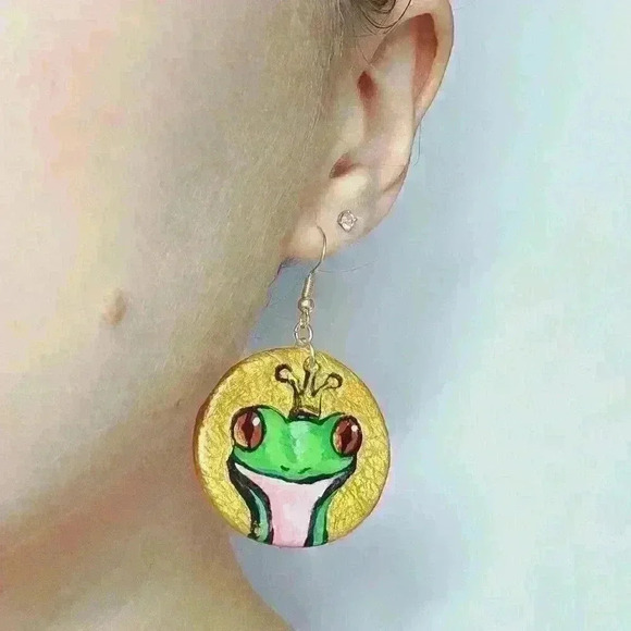 Frog queen on circle hoop hand-painted gold earrings ✦ Cute forest fairy style ✦ - Picture 1 of 10